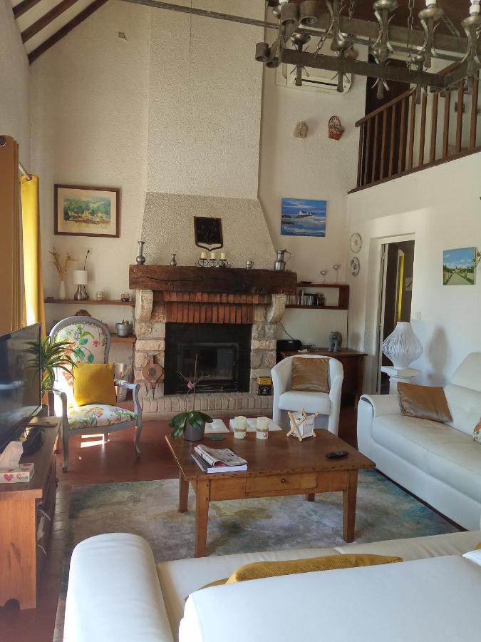 Chambre Heloise Meillard Luaran gambar